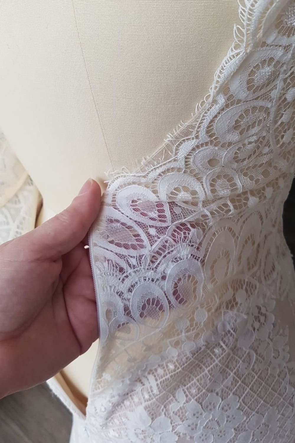 Eti Brener Geometric Floral Lace Mermaid Gown Size 6 9