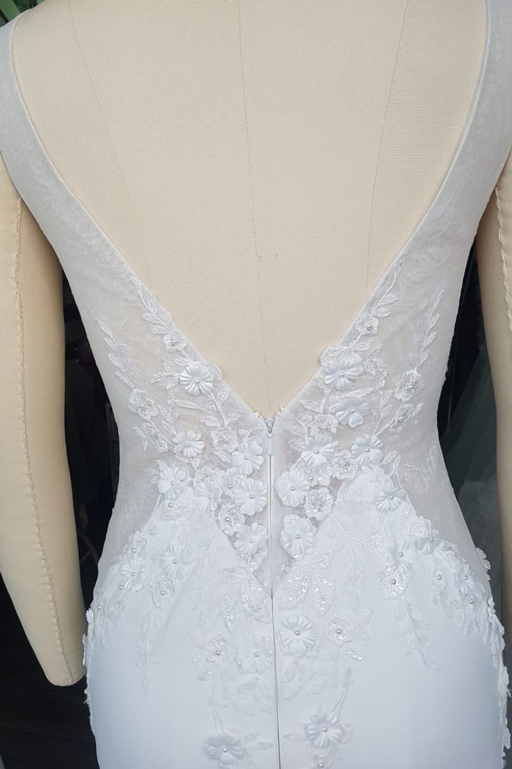 Eti Brener Fit and Flare Ivory Bridal Gown Size 8 7