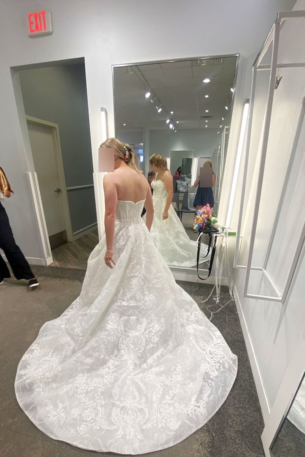 Oleg Cassini CWG958 with Veil 6