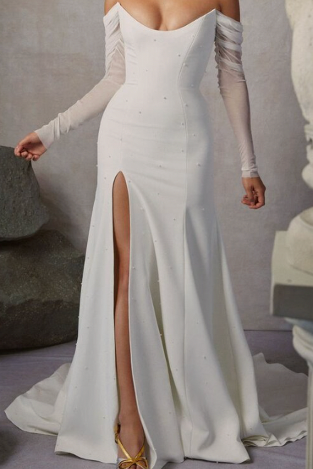 Sarah Seven Bronte with Veil 0