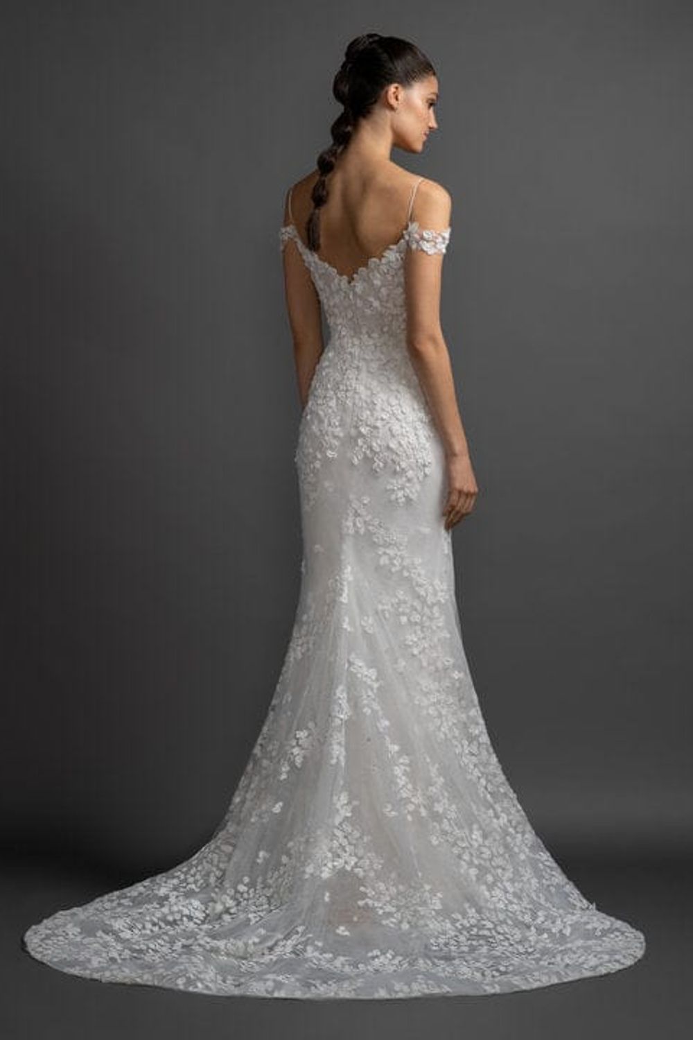 Lazaro Olivia with Veil 1