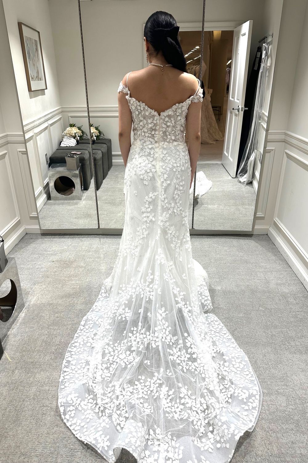 Lazaro Olivia with Veil 4