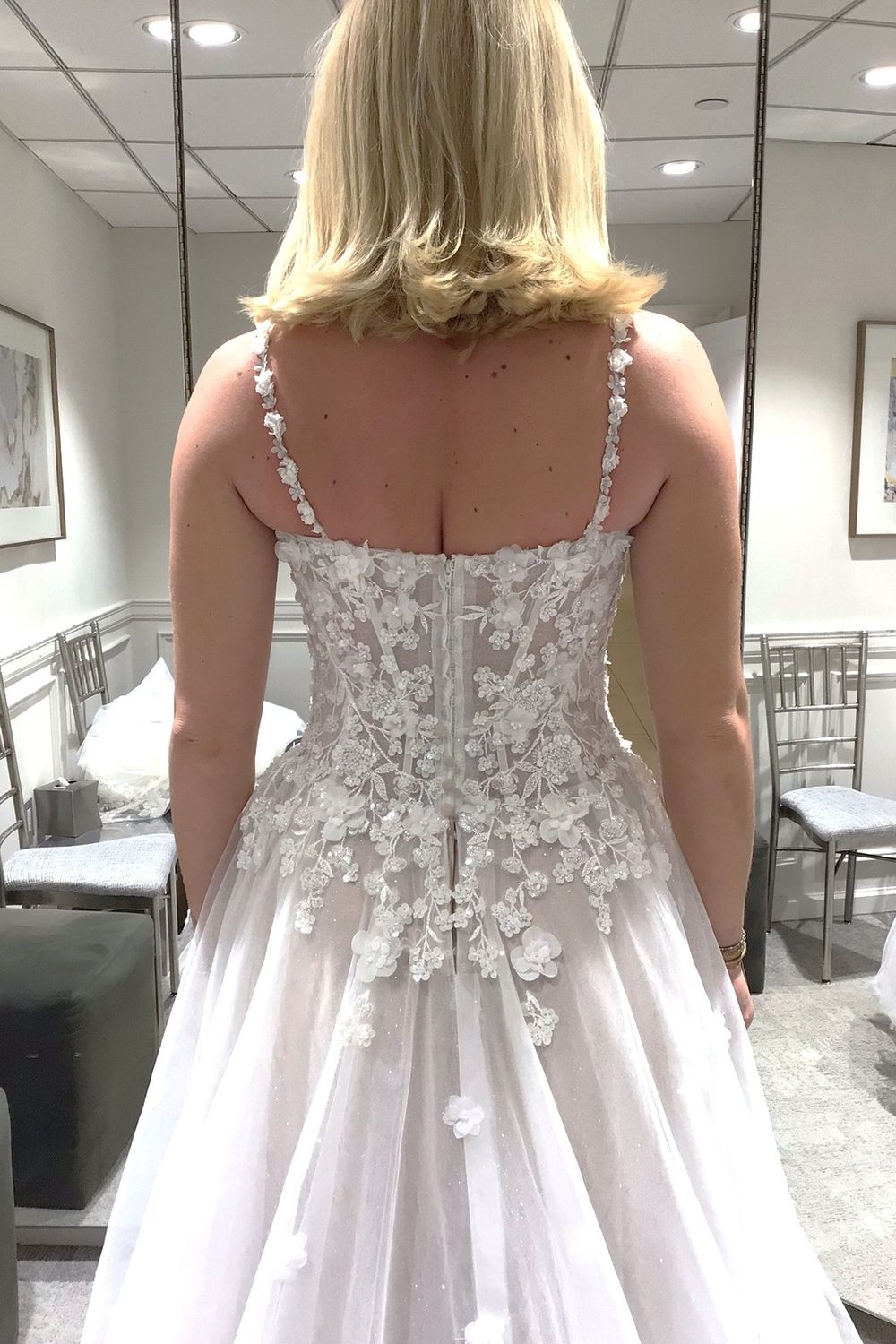 Essense of Australia D4148 with Veil 8