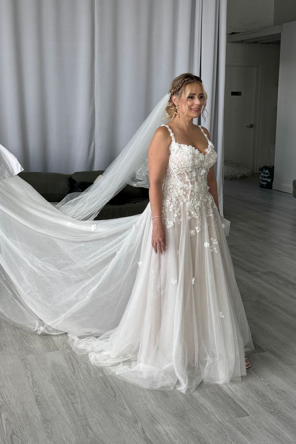 Essense of Australia D4148 with Veil 0