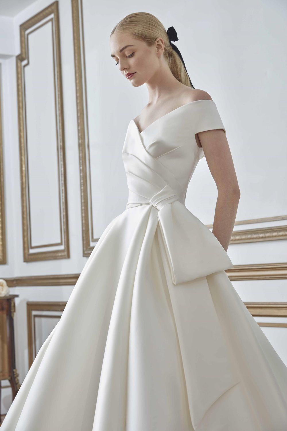 Sareh Nouri Blaine with Veil, Blusher and Jewelries 1