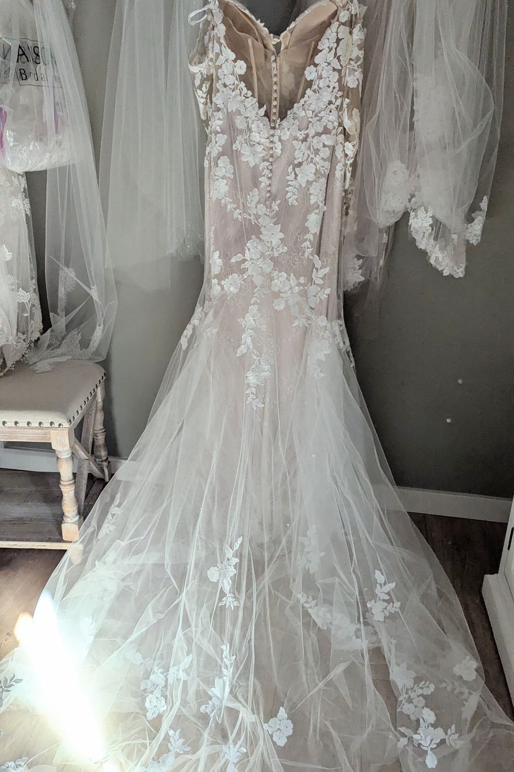 Love by Enzoani Alexa 7