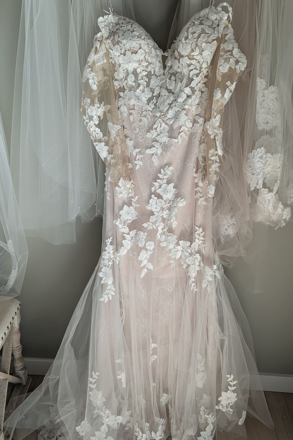 Love by Enzoani Alexa 2