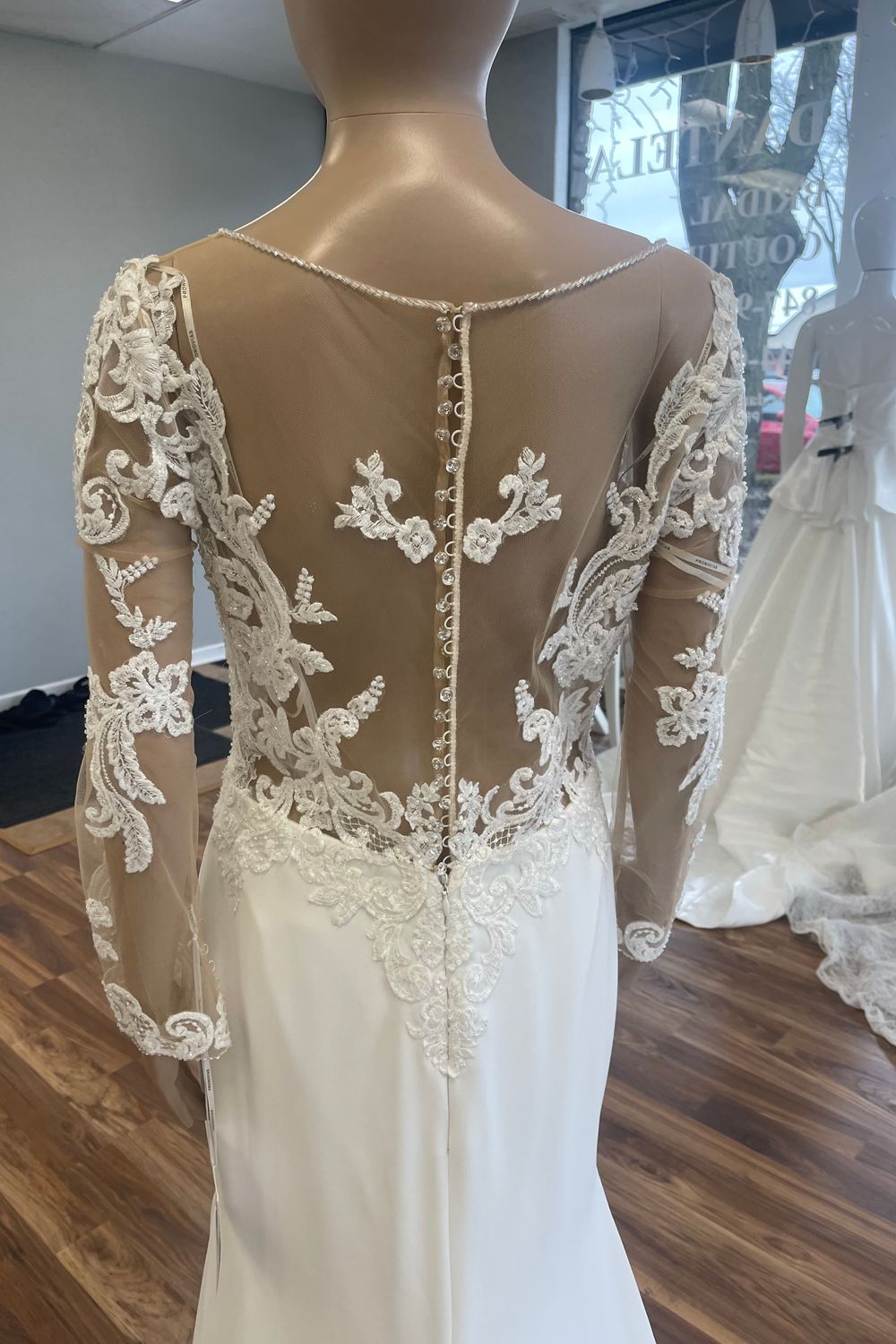 Pronovias ERANDI long sleeves 9
