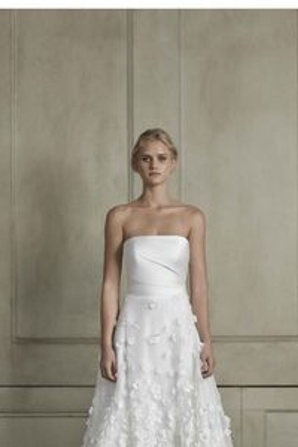 Sareh Nouri Elegant White Floral Appliqué Wedding Dress 3