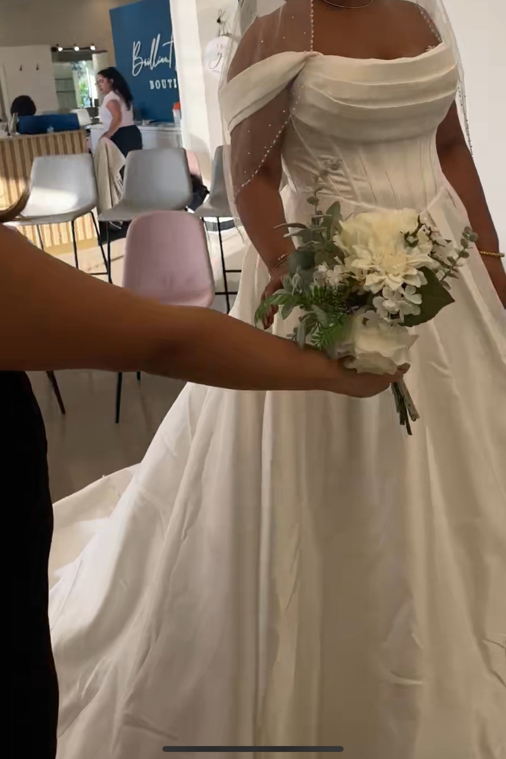 Brilliant Bridal LV3221 Satin Ivory 20-6650PL 1