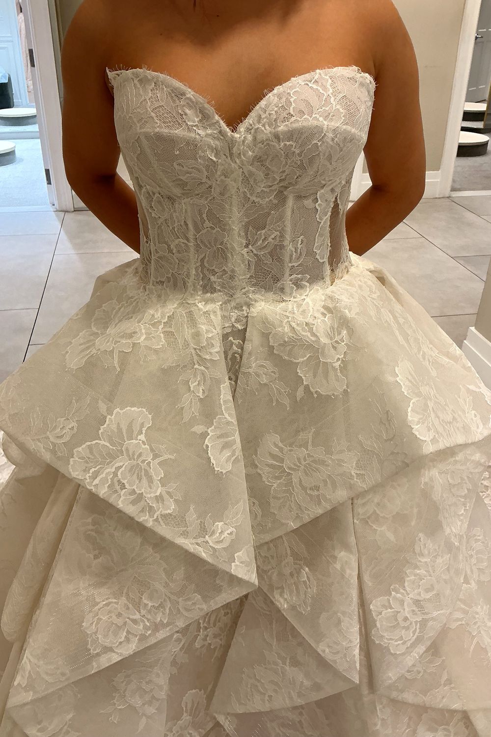 Monique Lhuillier Papillion with Veil and Gloves 5