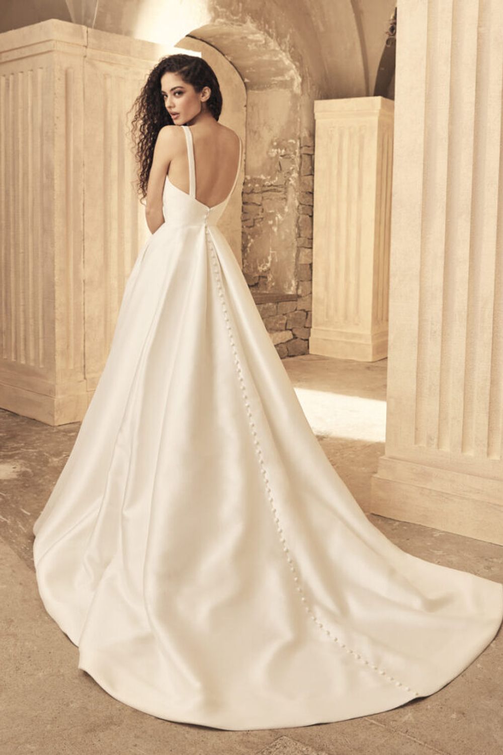 Paloma Blanca P5150 with Veil 5