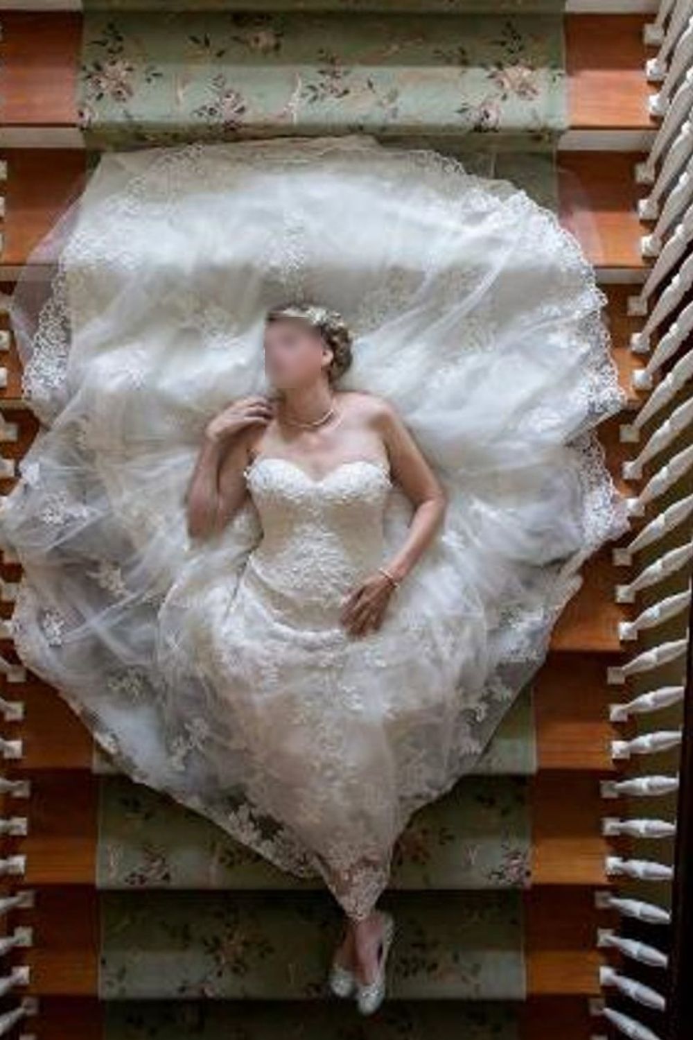 Demetrios strapless sweet heart neckline 4