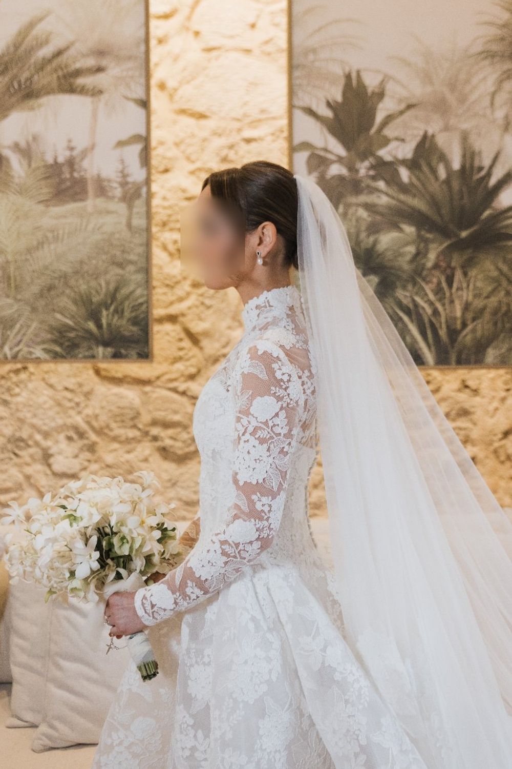 Sareh Nouri Emerson with Veil and Bolero 4