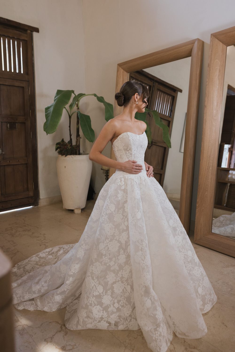 Sareh Nouri Emerson with Veil and Bolero 7