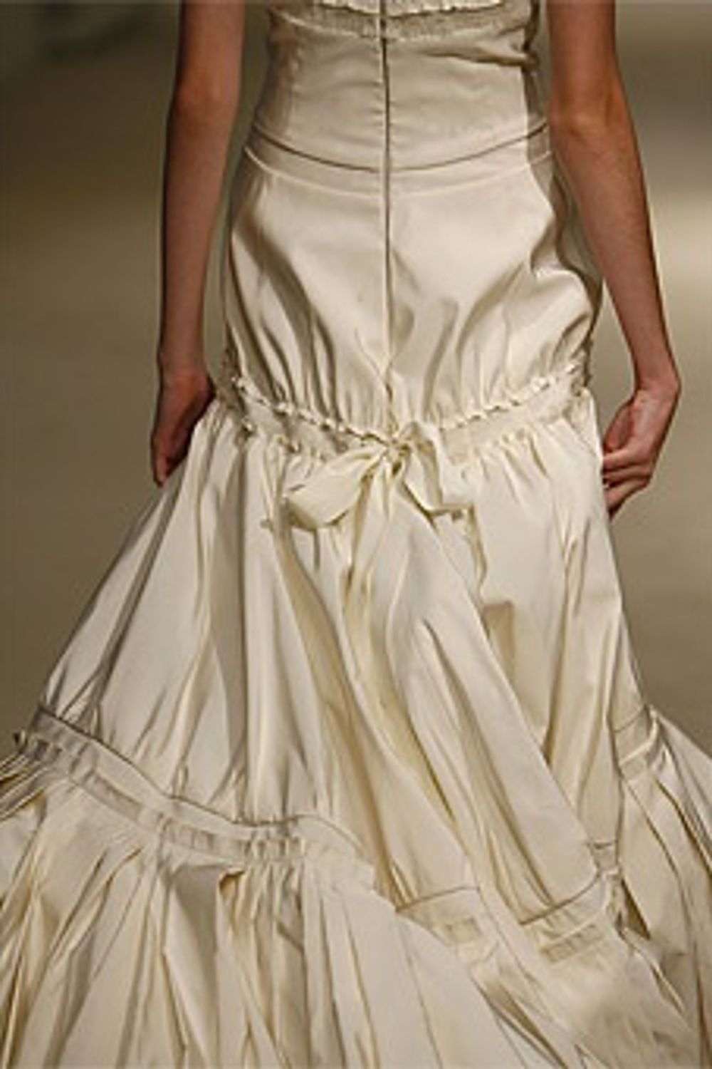 Vera Wang Bettina 7