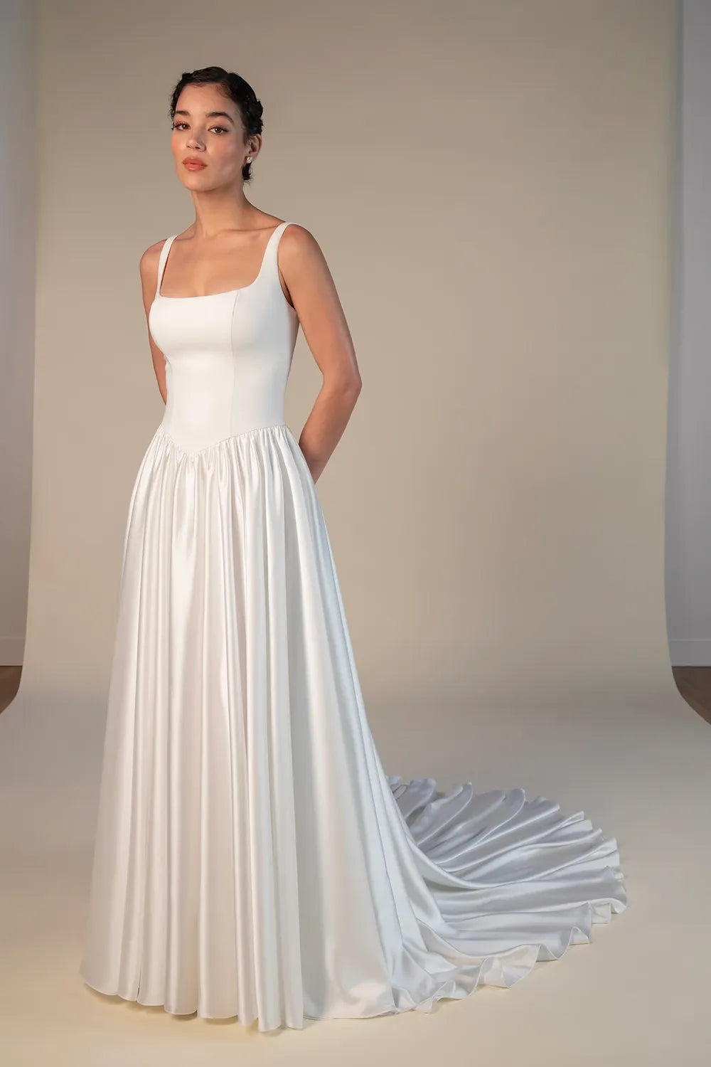 Sample All Who Wander SYDNEY Wedding Dress Sample All Who Wander SYDNEY Wedding Dress