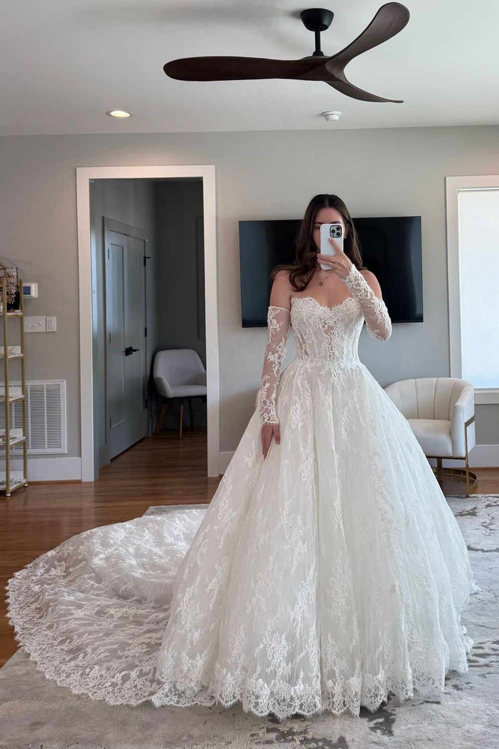 Never Worn Ines Di Santo Cadence with Sleeves Wedding Dress
