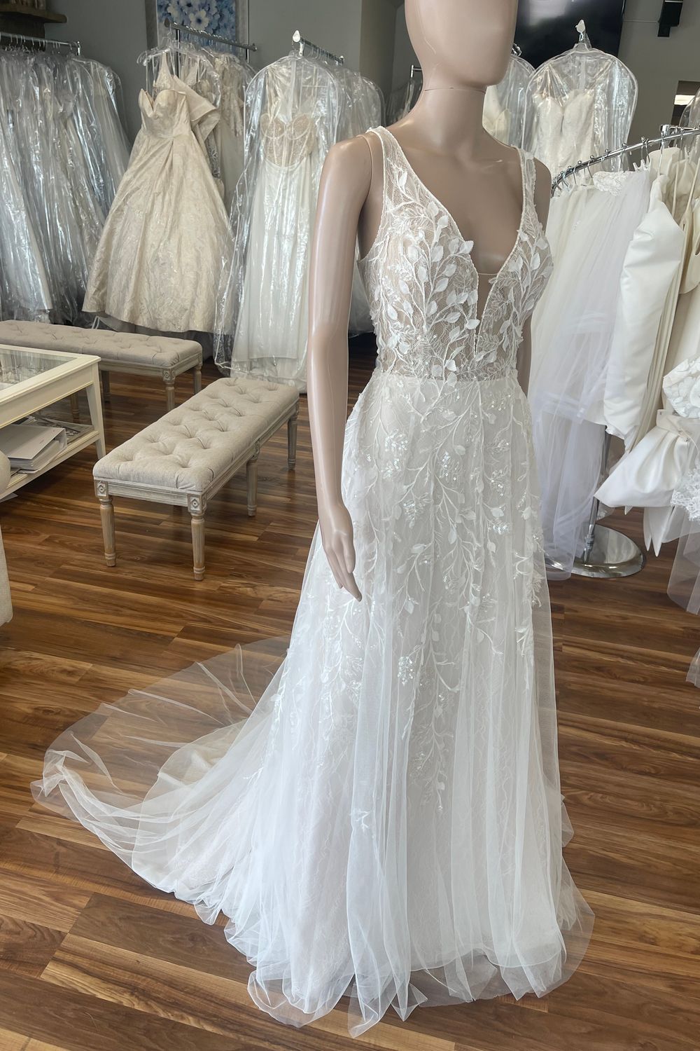 Pronovias Elara 3