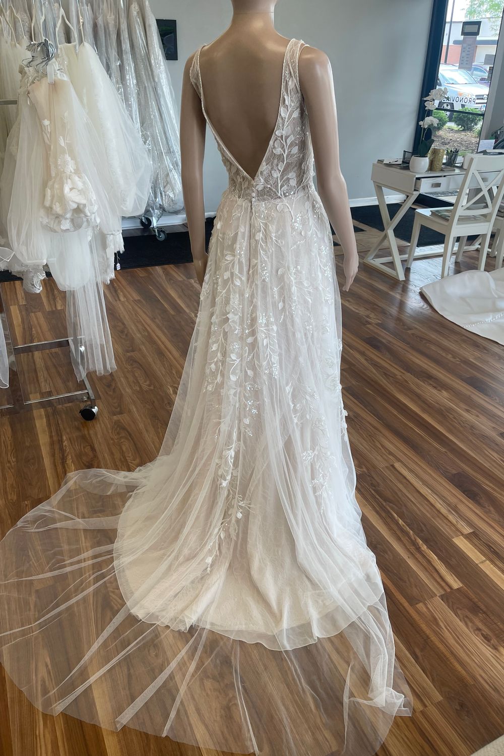 Pronovias Elara 8