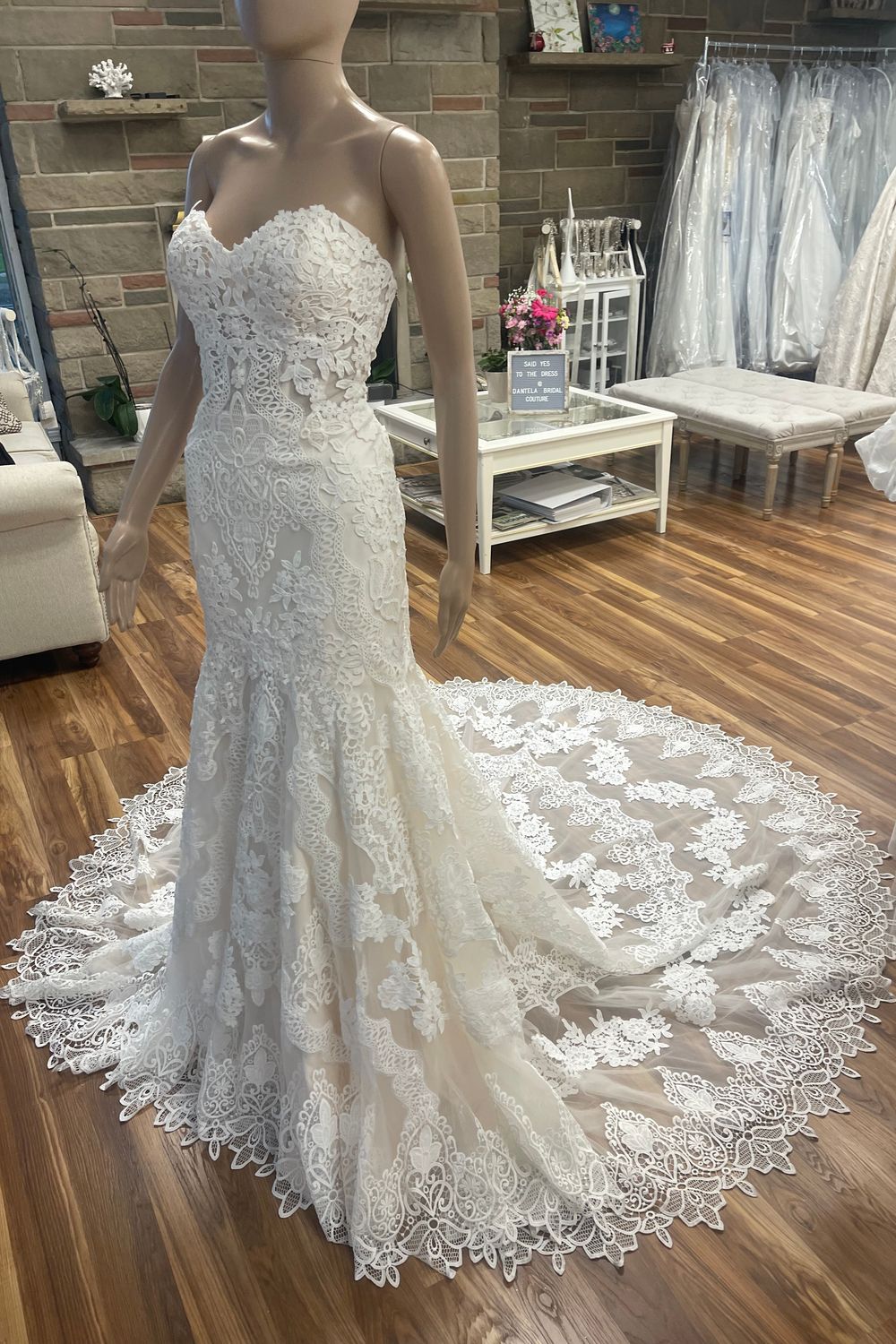 Pronovias Desi 3
