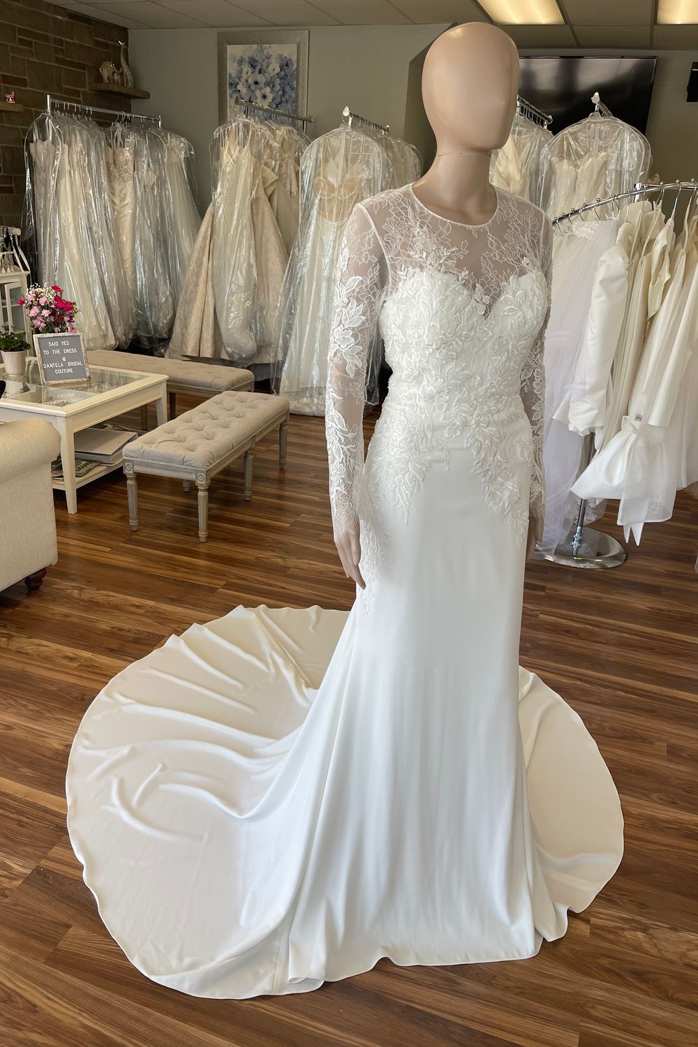 Pronovias Charlie 4