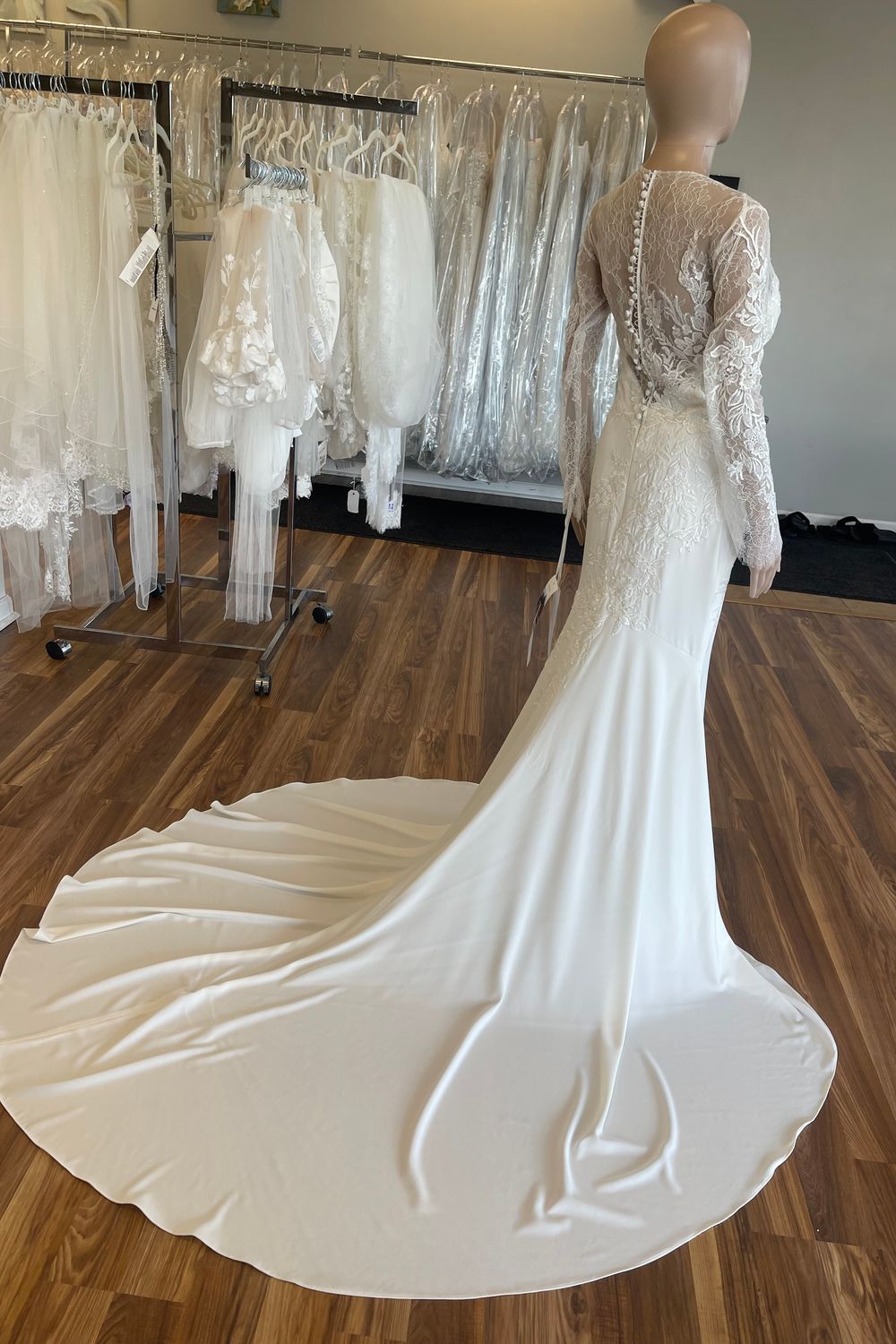 Pronovias Charlie 9