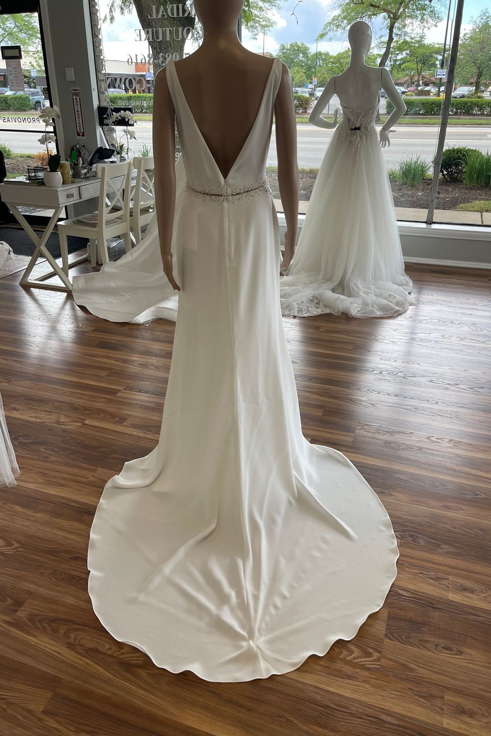 Pronovias Alaia 8