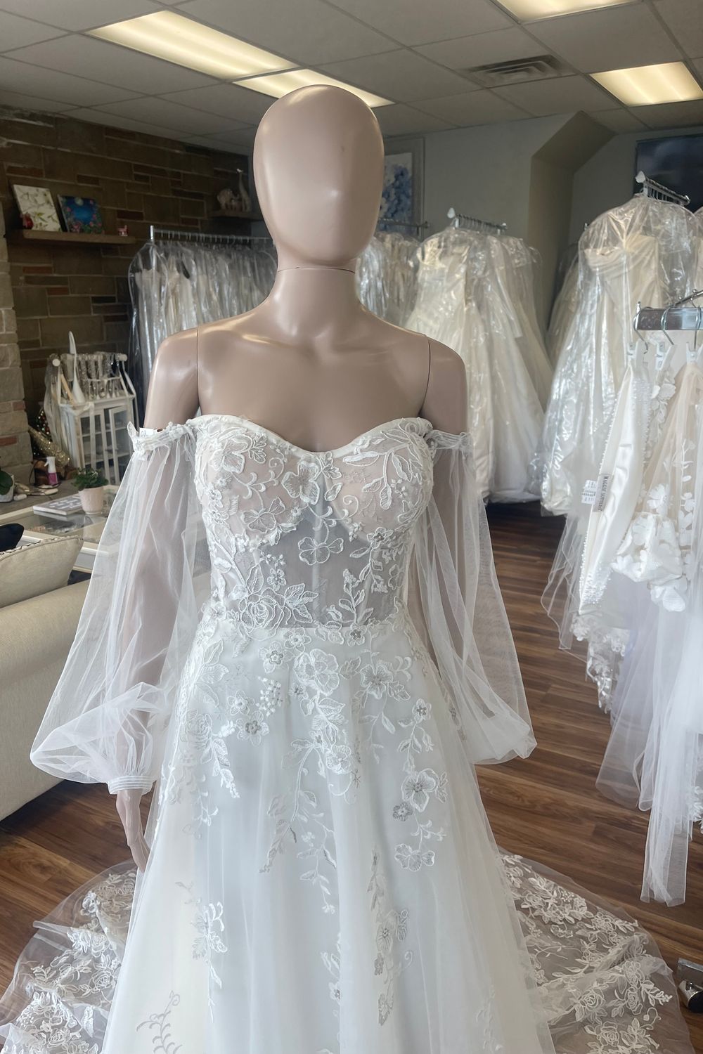 Pronovias Sakura 4