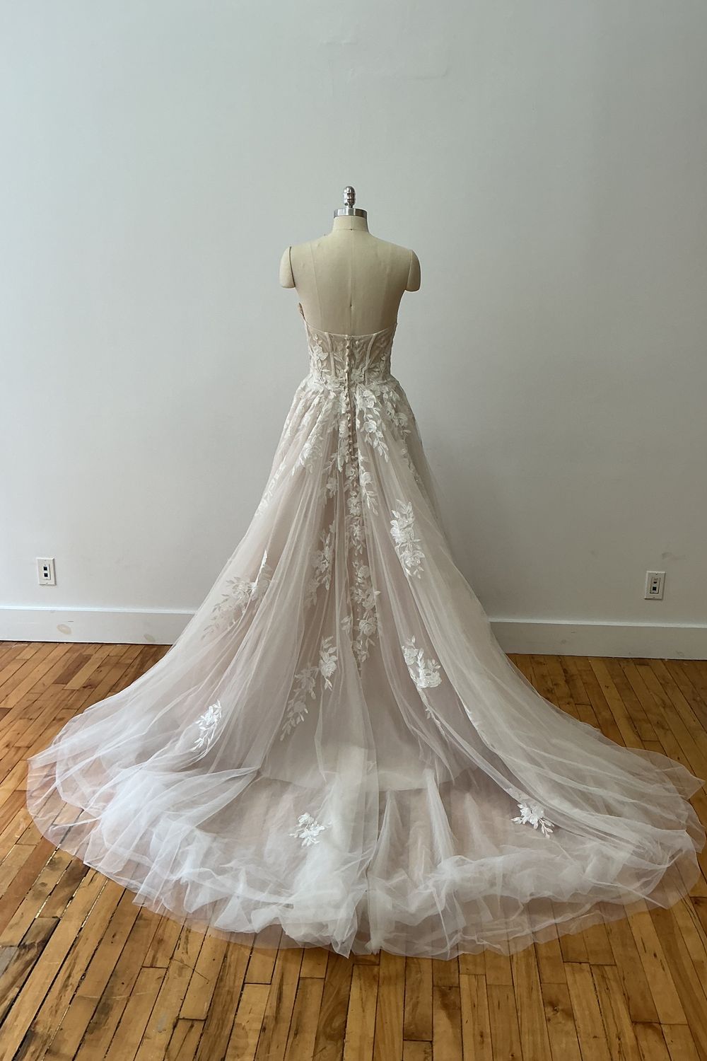 Kleinfeld By Allure LK109 4