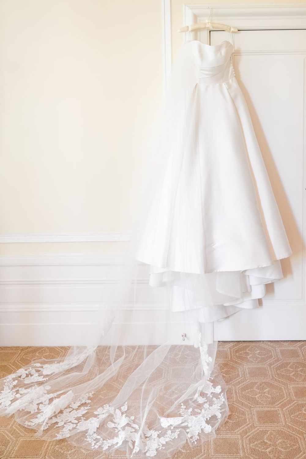 Anne Barge Heart and Soul gown with Bisous Bow and veil 4