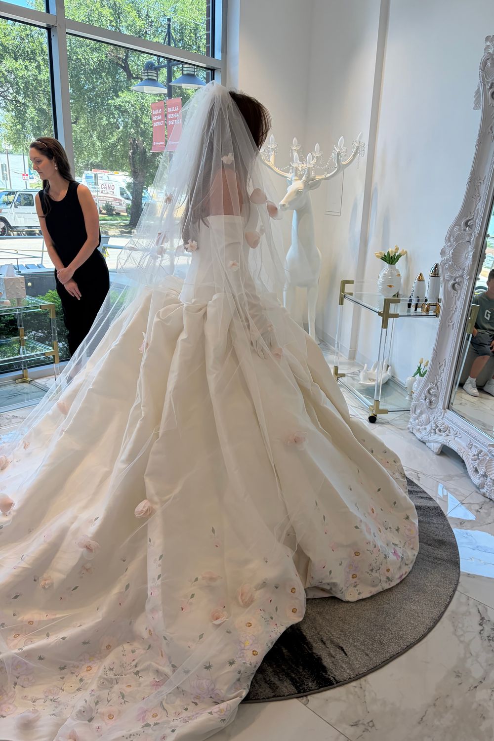 Nicole and Felicia NF099LUX 1