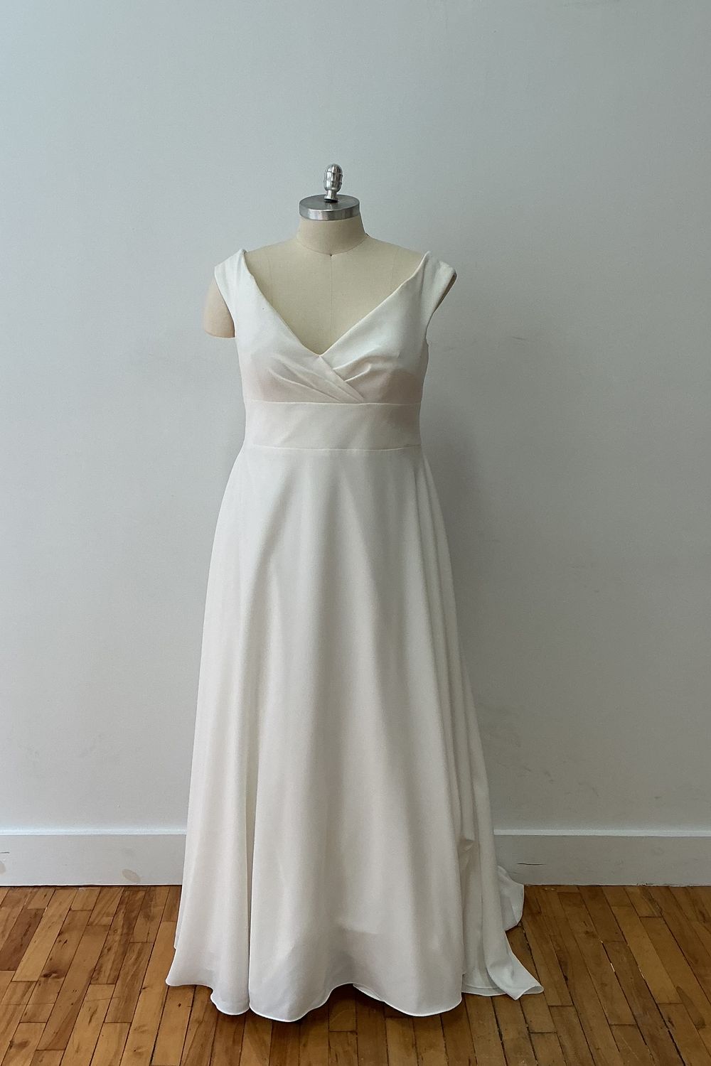 Paloma Blanca P5052XS 2