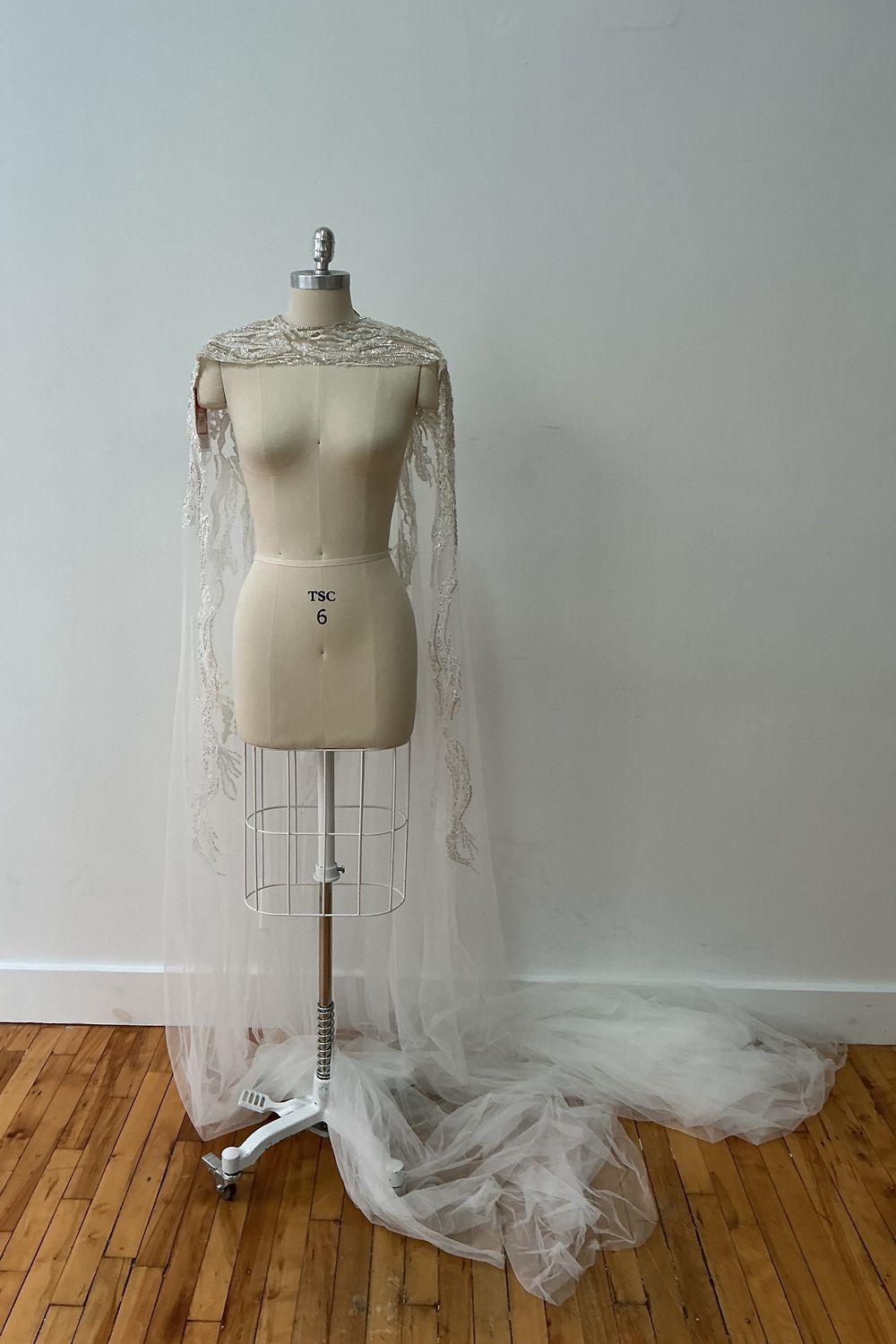 Tony Ward COUPEDEFOUDRE - CAPE 1