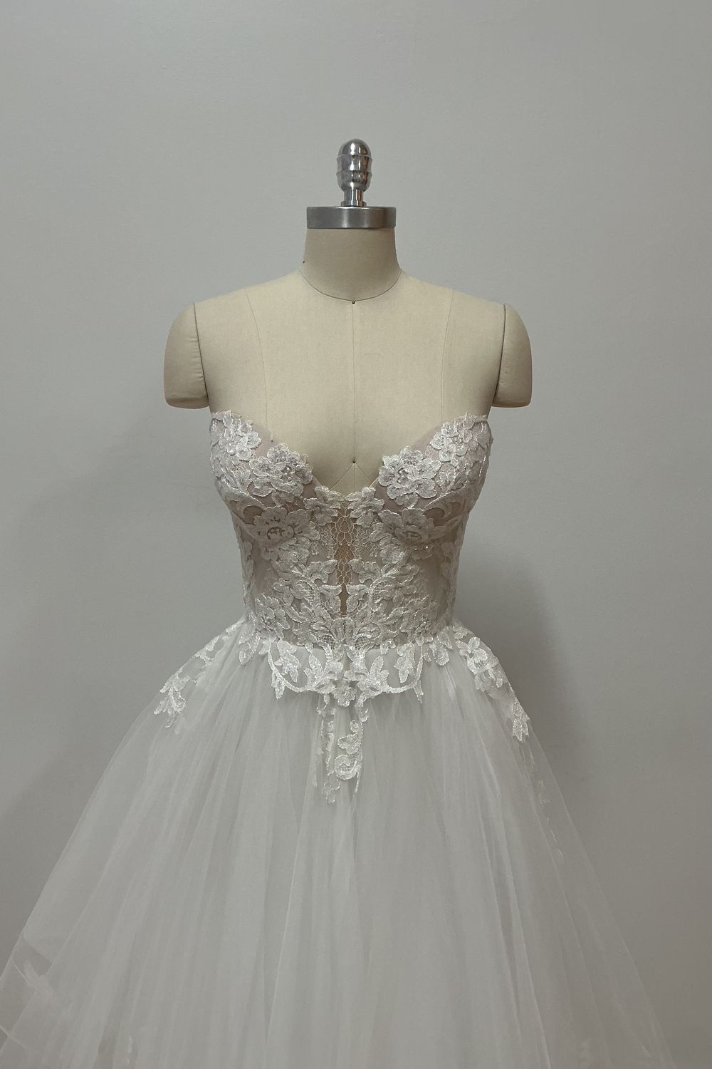 P BY PNINA TORNAI 2118 3