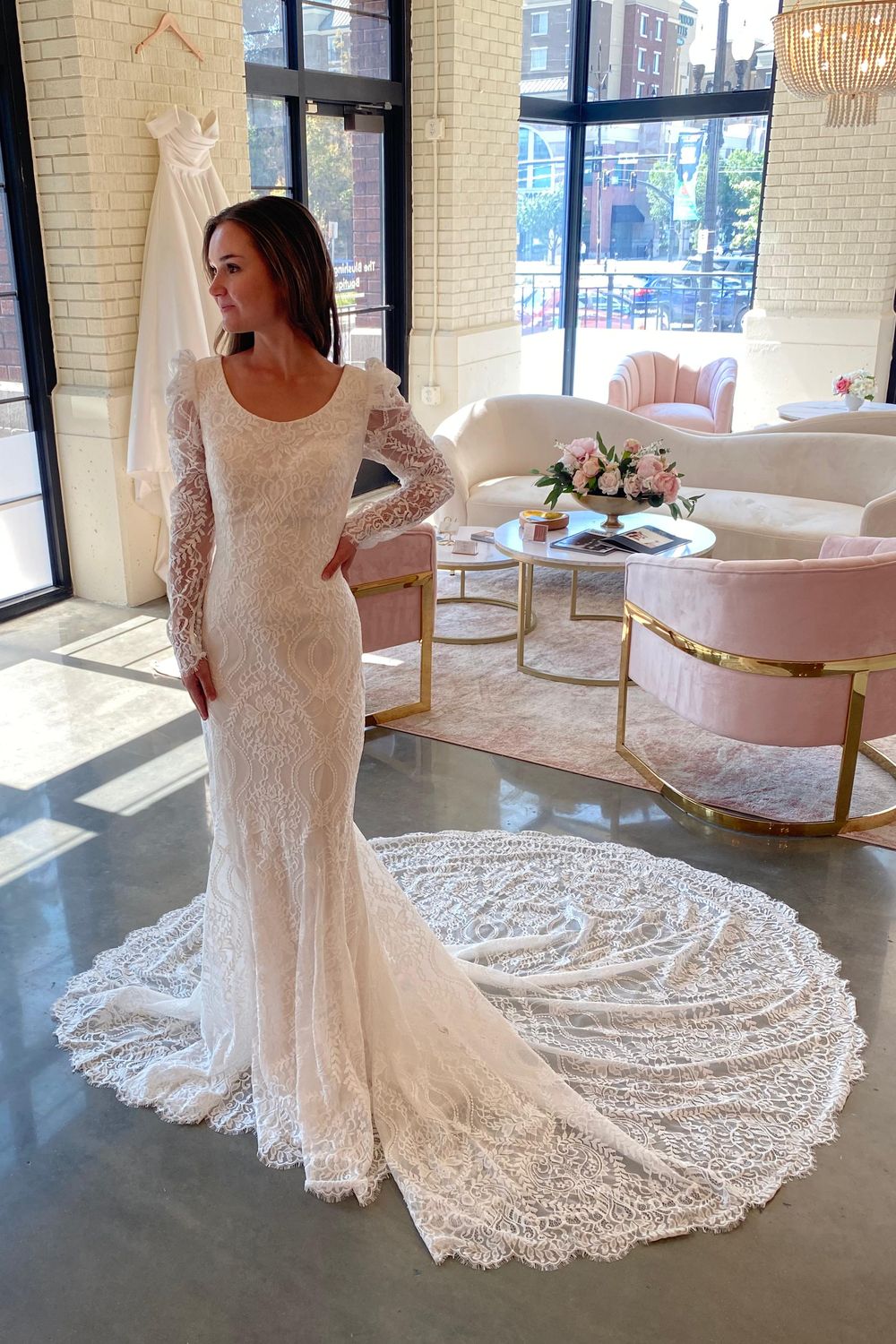 Allure Modest M704 1