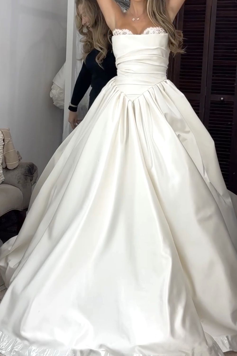 Berta 25-114 with Veil and Gloves 6