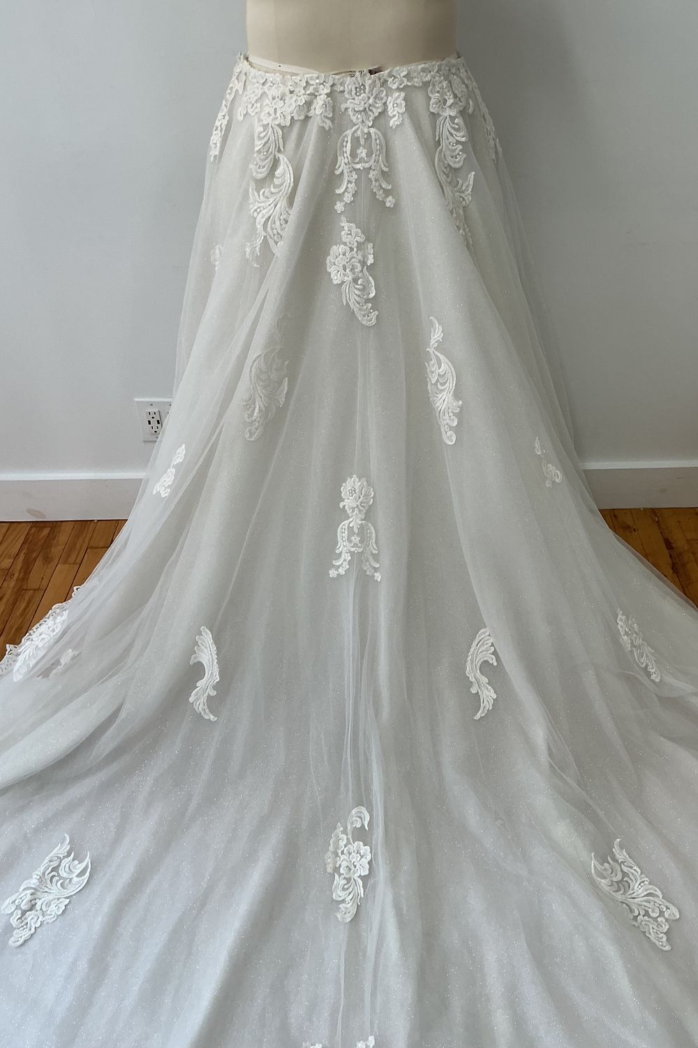 Maggie Sottero Fiona Detachable Train 4