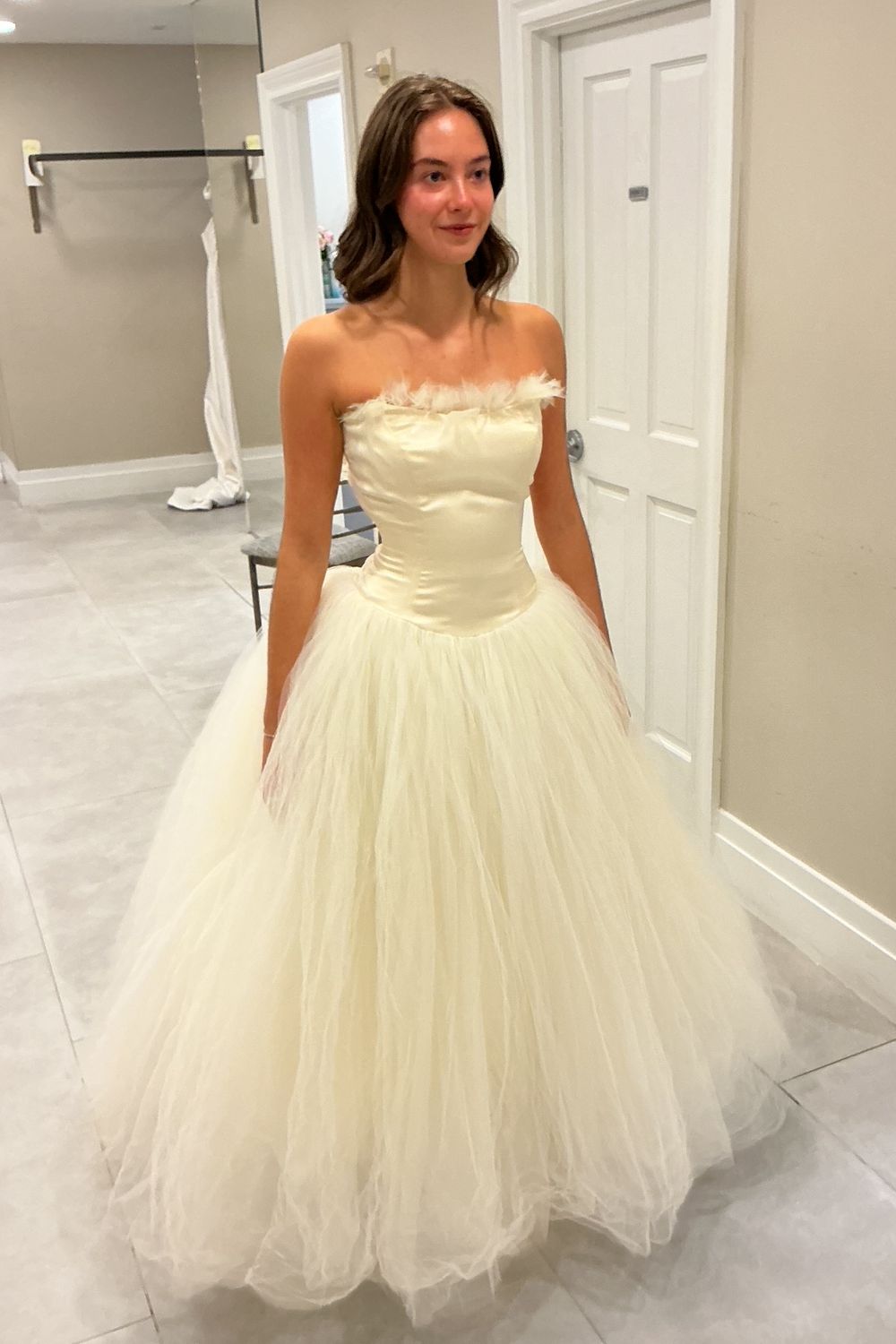 Used Vera Wang Ballgown Dress Wedding Dress