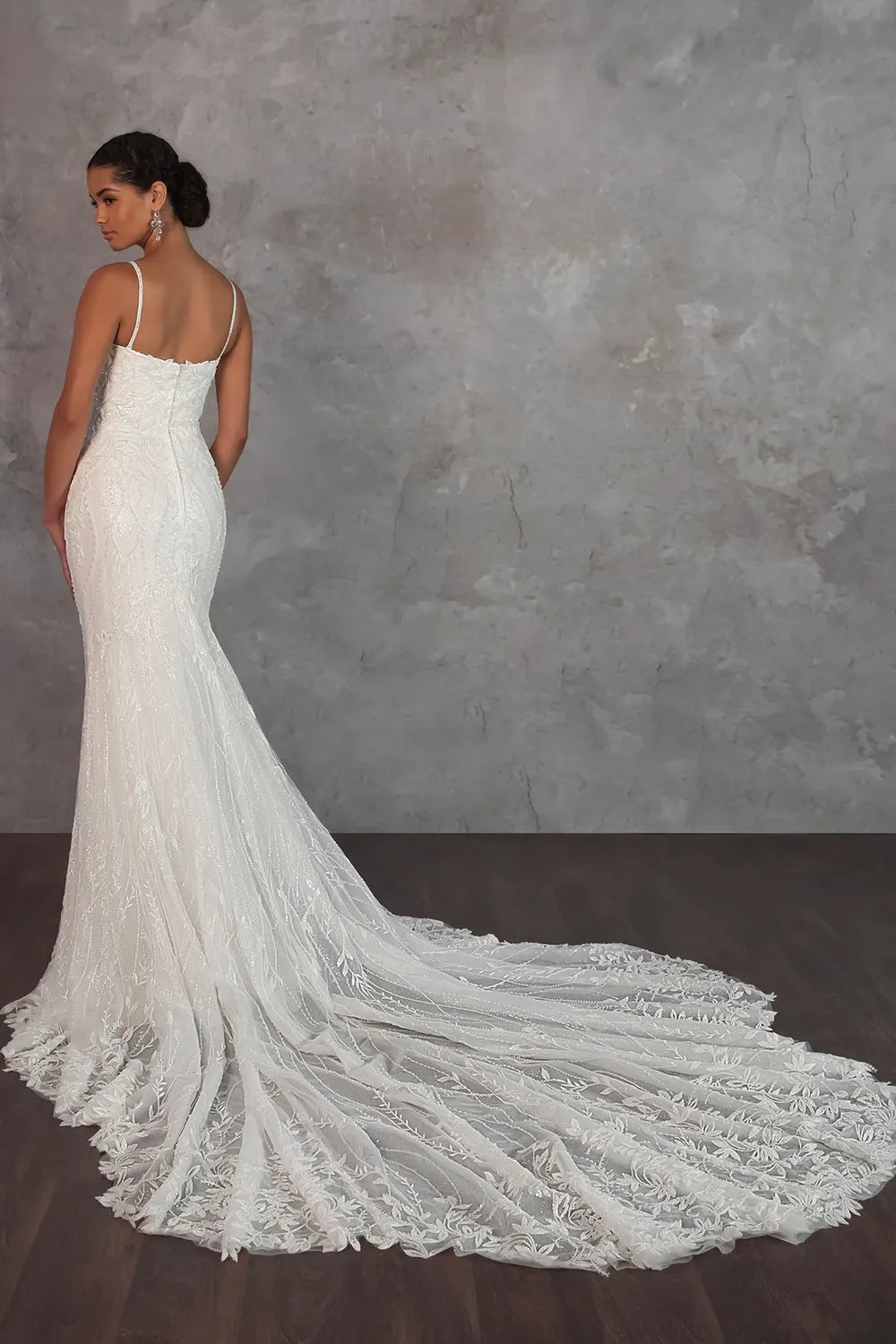 Essense of Australia D4279 with Veil 1