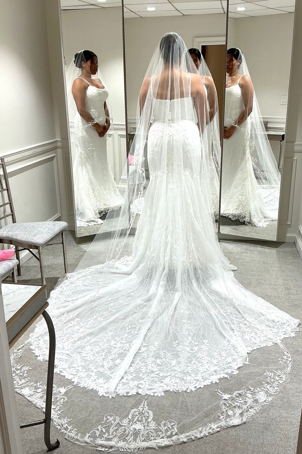Essense of Australia D4279 with Veil 5