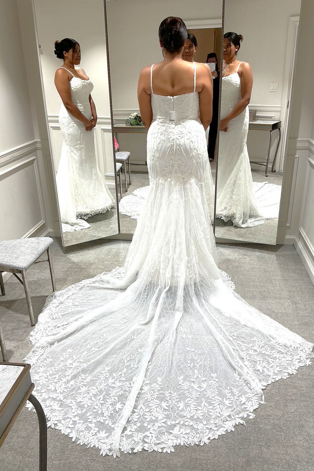 Essense of Australia D4279 with Veil 7