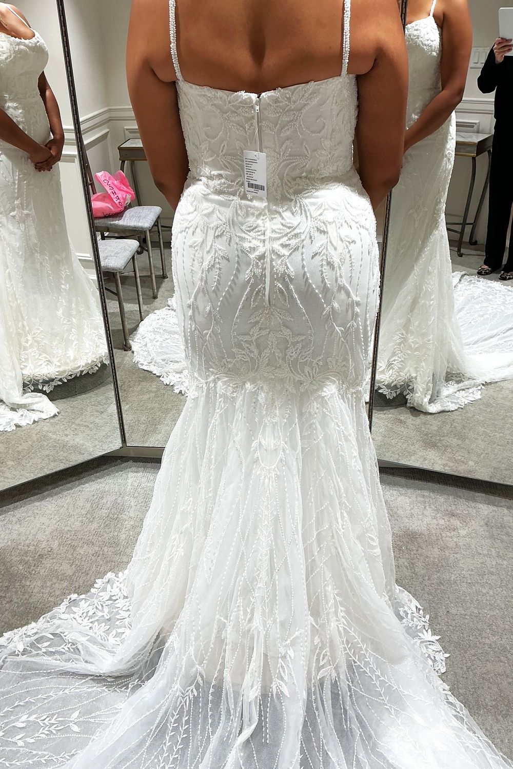 Essense of Australia D4279 with Veil 10