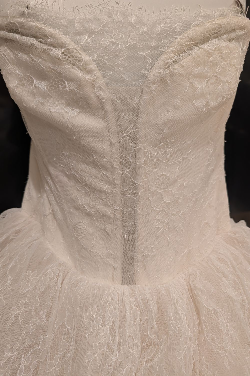 Vera Wang Sigourney 4
