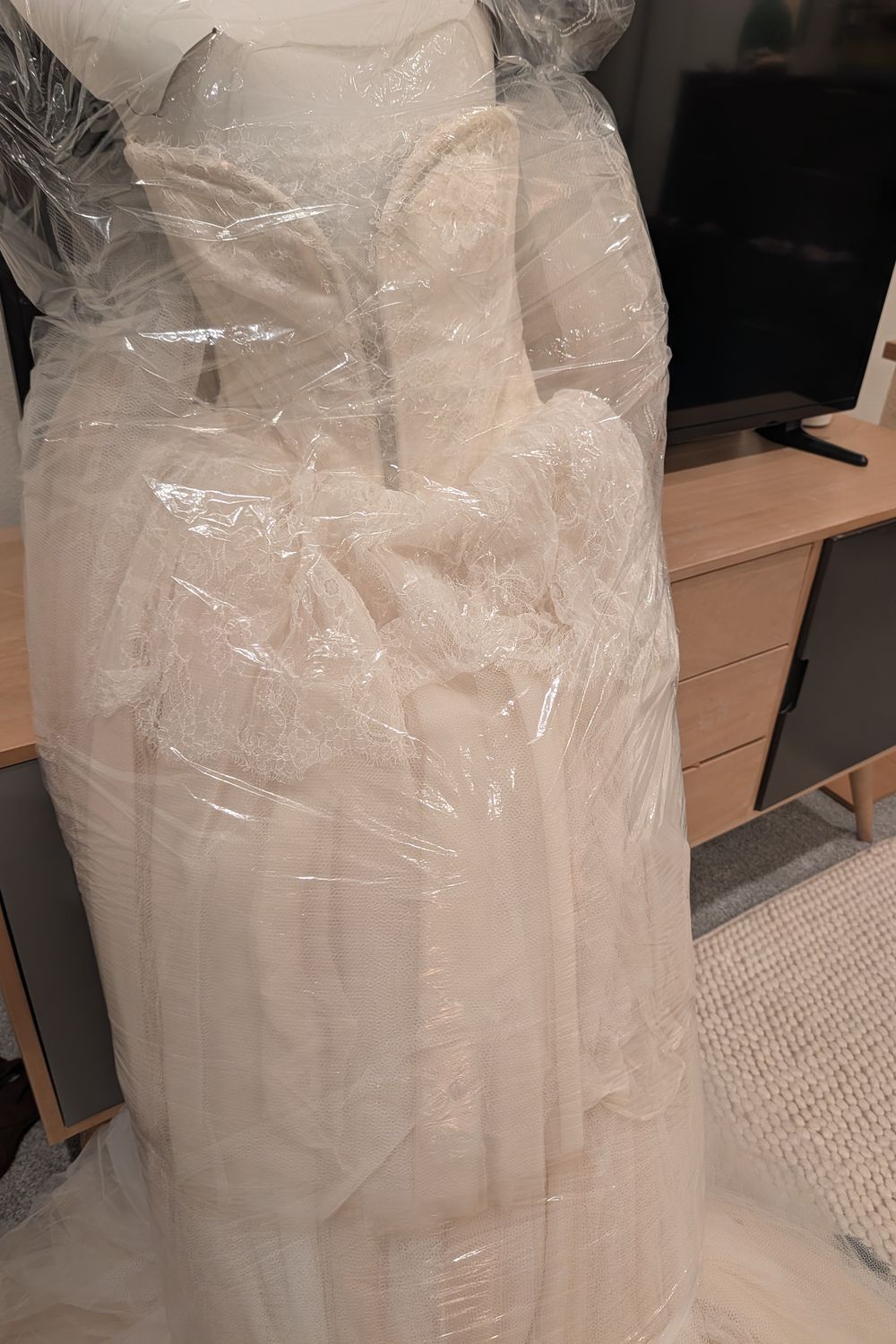 Vera Wang Sigourney 5