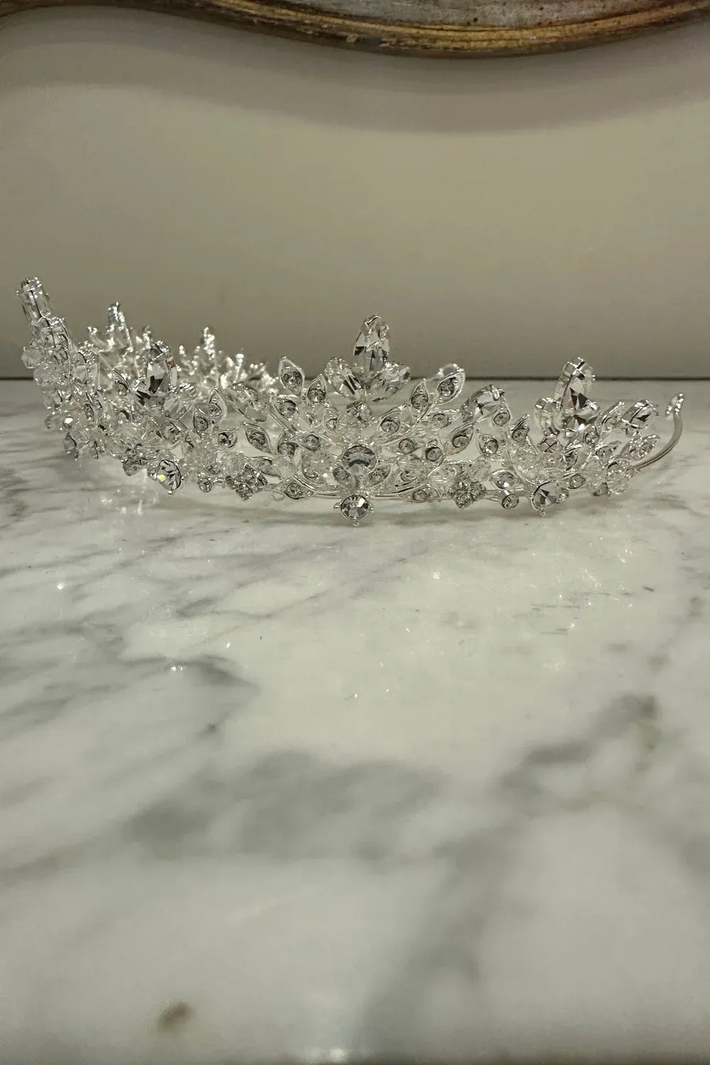 Christie Lauren HYDRAVL162 Veil and MANTUATIA Headpiece 5