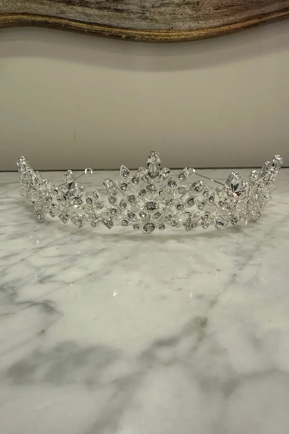 Christie Lauren HYDRAVL162 Veil and MANTUATIA Headpiece 4