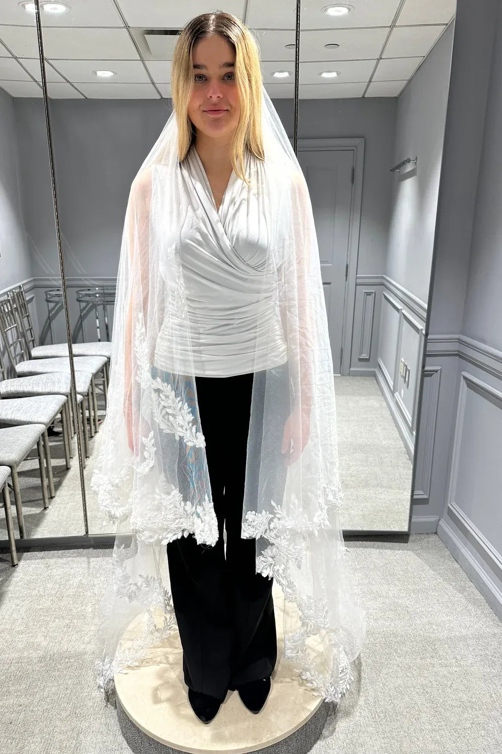 Christie Lauren HYDRAVL162 Veil and MANTUATIA Headpiece 3