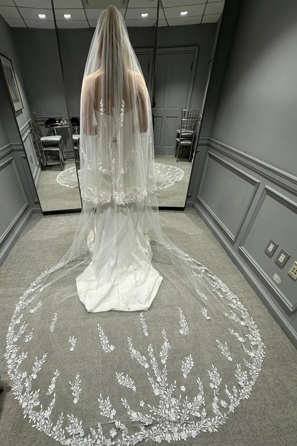 Christie Lauren HYDRAVL162 Veil and MANTUATIA Headpiece 9