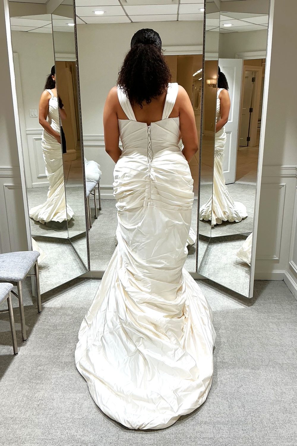 Pnina Tornai Mermaid Dress With Veil 1